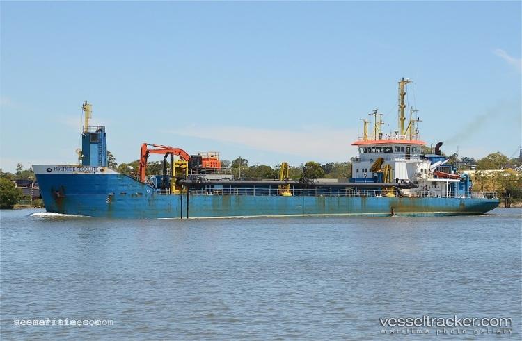 Riverside-Resolute - Hopper Dredger vessel registered in Australia