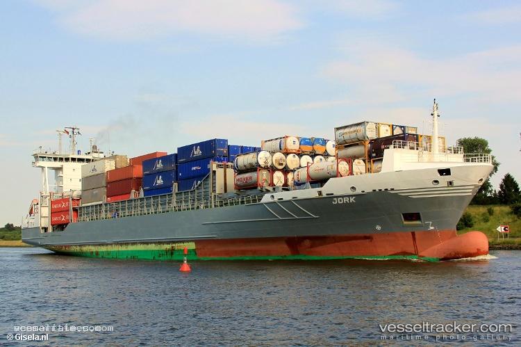Queen-Nm - Container Ship vessel registered in Panama