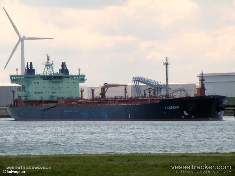 La-Noumbi - Fpso Tanker vessel registered in Saint Vincent and the Grenadines