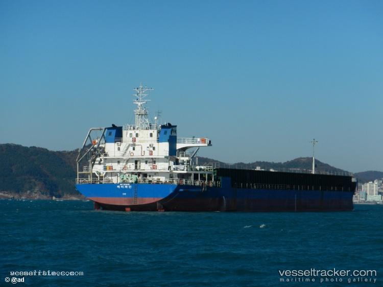 K.pine - Deck Cargo Ship vessel registered in South Korea