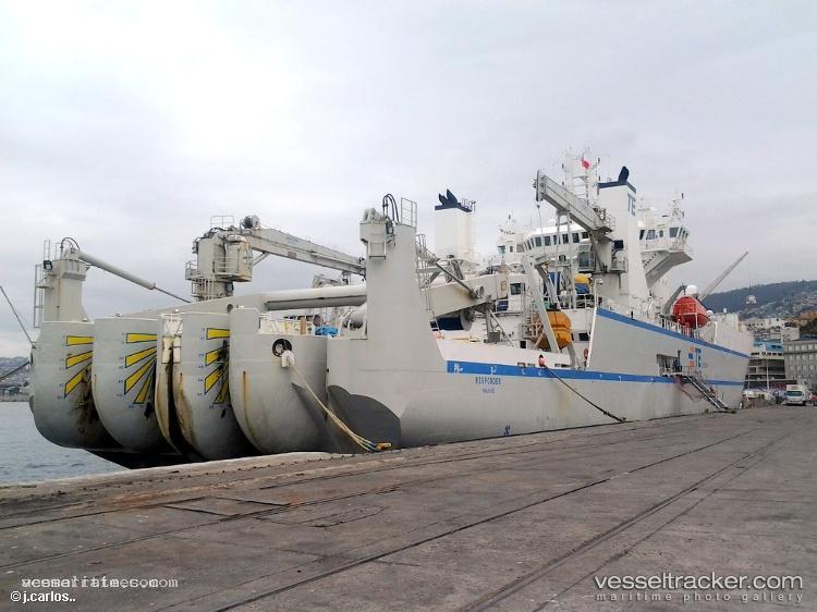Responder - Cable Layer vessel registered in Marshall Islands