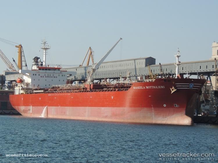 Quay-Star - Chemical Oil Products Tanker vessel registered in Hong Kong