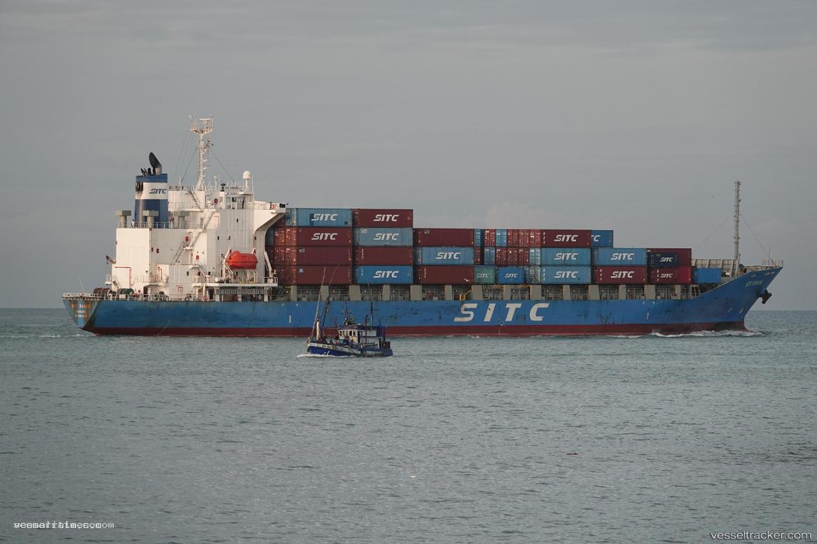 He-Shun - Container Ship vessel registered in Panama