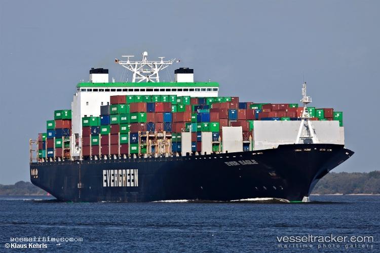 Ever-Eagle - Container Ship vessel registered in United Kingdom