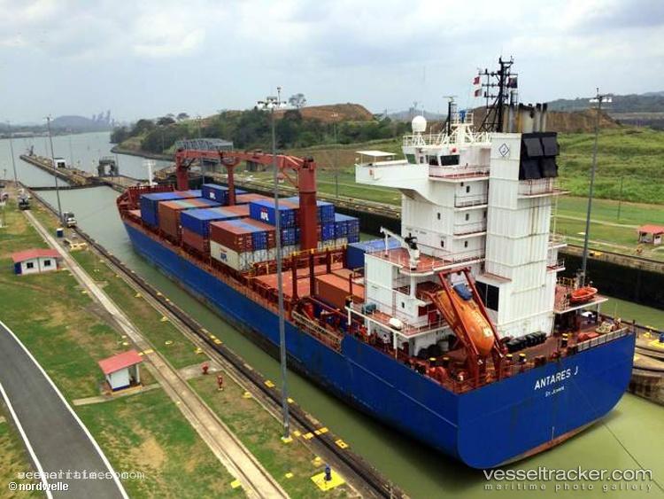 Horizon - Container Ship vessel registered in Antigua and Barbuda