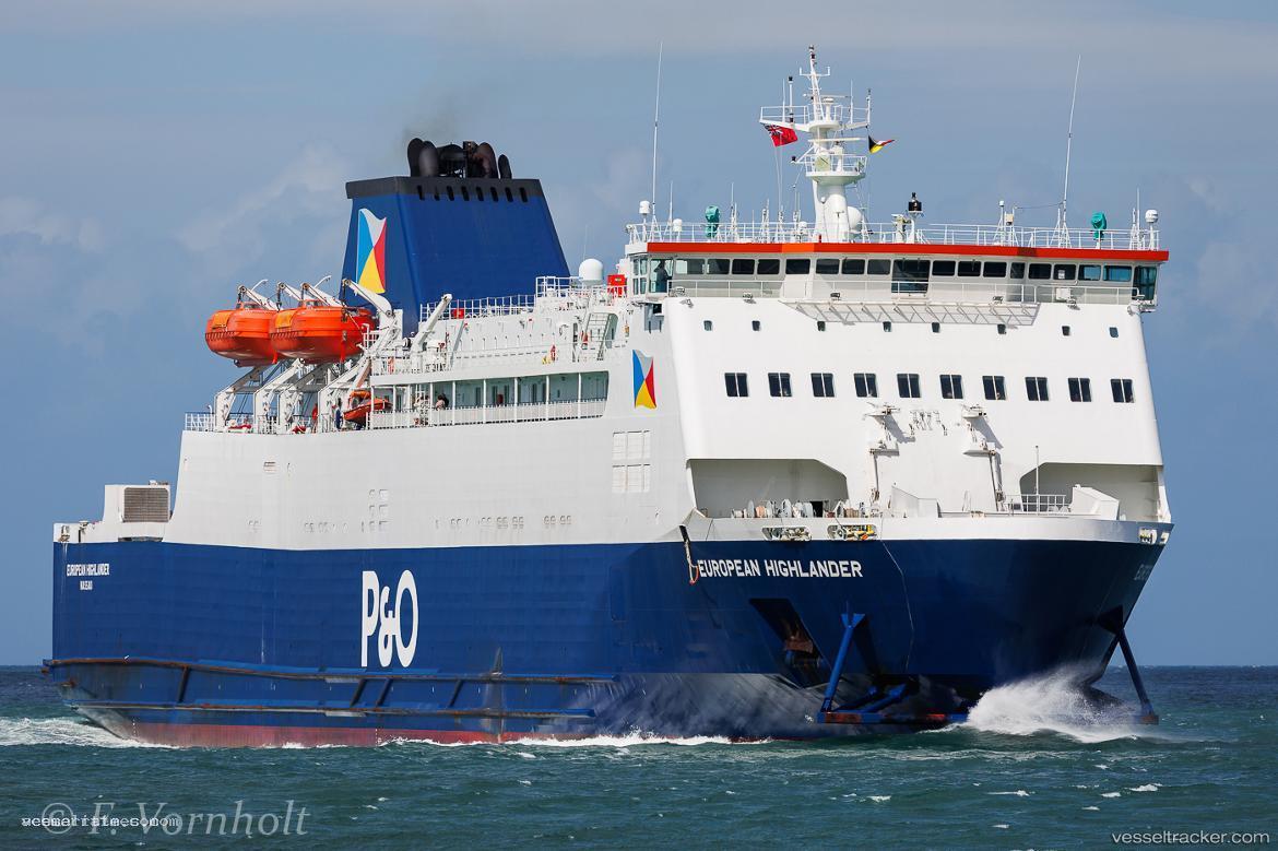 European-Highlander - Passenger Ro Ro Cargo Ship vessel registered in Bahamas