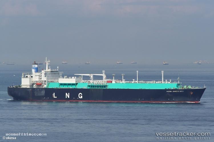 Puteri-Zamrud-Satu - Lng Tanker