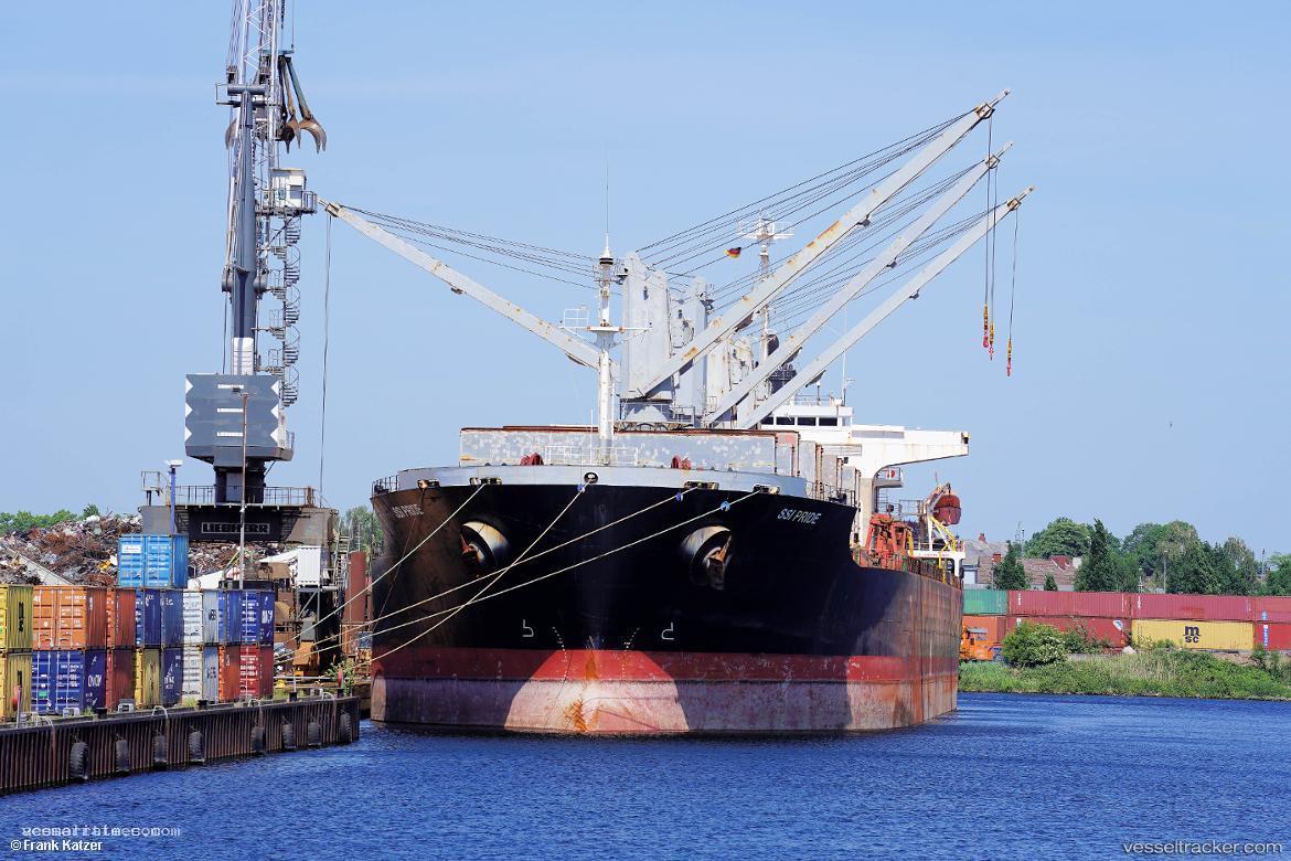Jin-Fan - Bulk Carrier vessel registered in Panama
