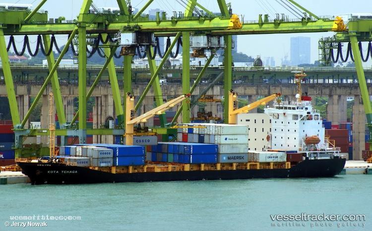 Kr-Celebes - Container Ship vessel registered in Panama