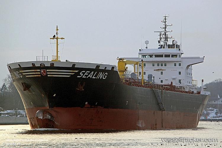 Sealing - Oil Products Tanker vessel registered in Germany