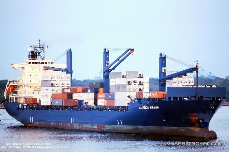 Hunsa-Bhum - Container Ship vessel registered in Singapore