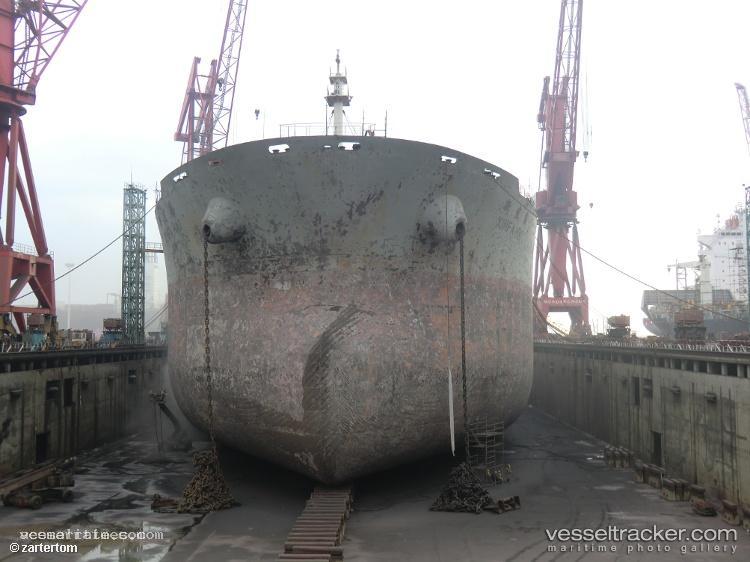 Xin-Hong - Bulk Carrier vessel registered in Liberia