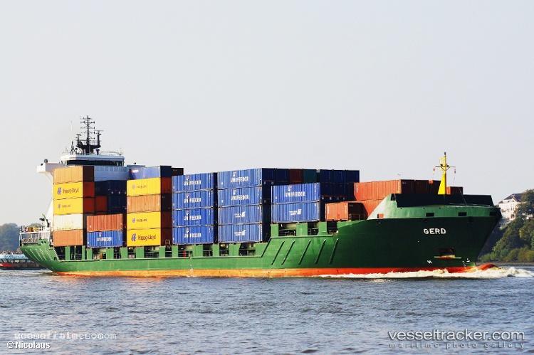 Yed-Prior - Hopper Dredger vessel registered in Netherlands