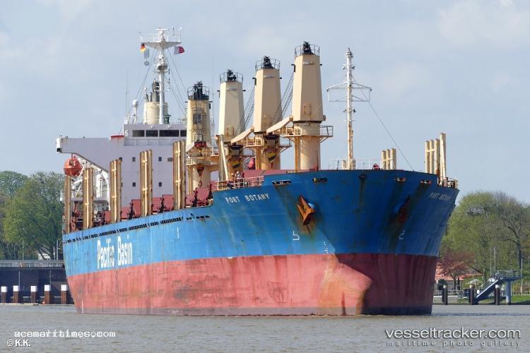 Beluga-A - Bulk Carrier vessel registered in Saint Kitts and Nevis