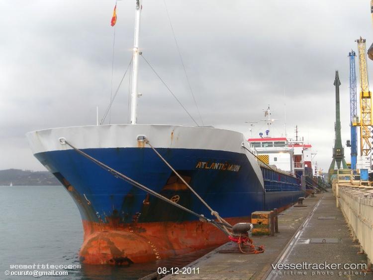 Henna-T - Cement Carrier vessel registered in Panama