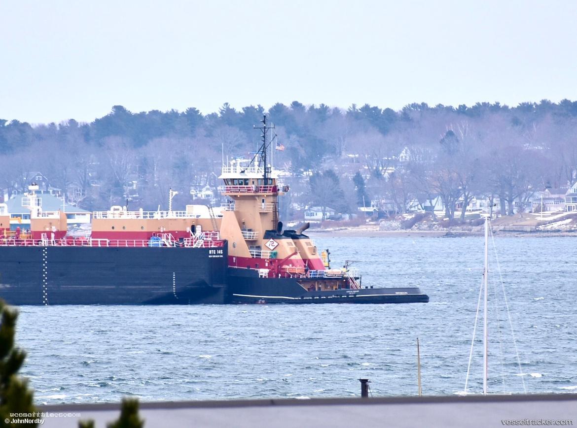 Christian-Reinauer - Pusher Tug vessel registered in United States of America