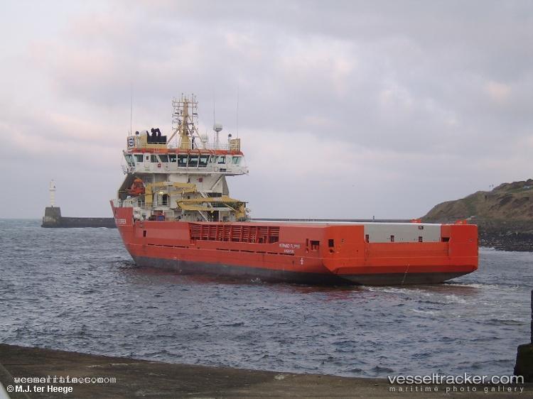 Hm-Flipper - Offshore Tug Supply Ship vessel registered in Bahamas