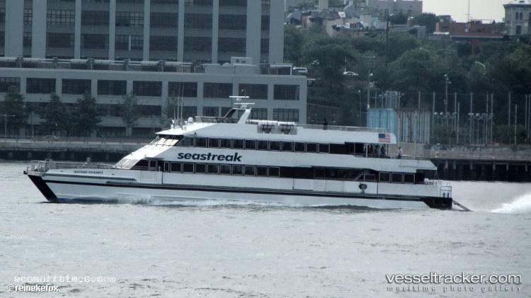 Seastreak-Highlands - Passenger Ship vessel registered in United States of America