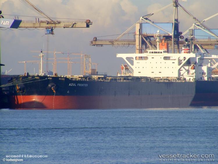 Xin-Shun - Ore Carrier vessel registered in Liberia