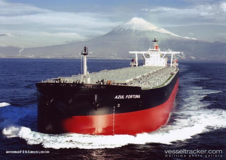 Captain-Leonidas - Ore Carrier vessel registered in Panama