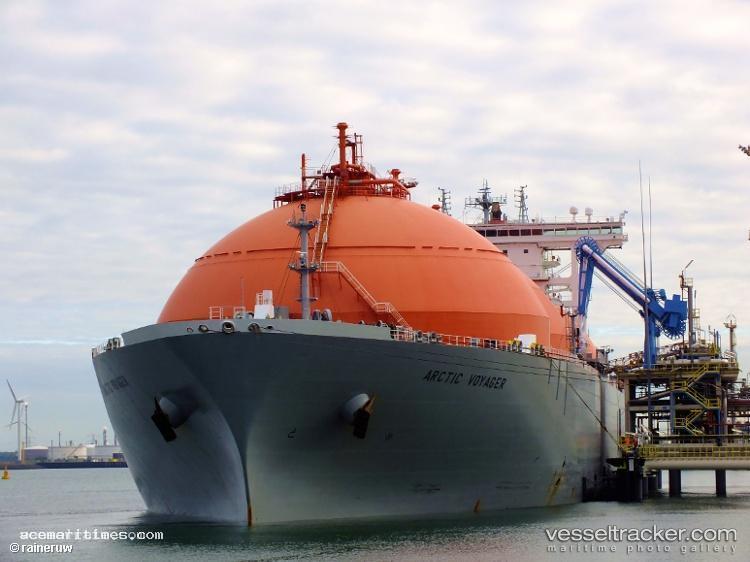 Arctic-Voyager - Lng Tanker vessel registered in Bahamas