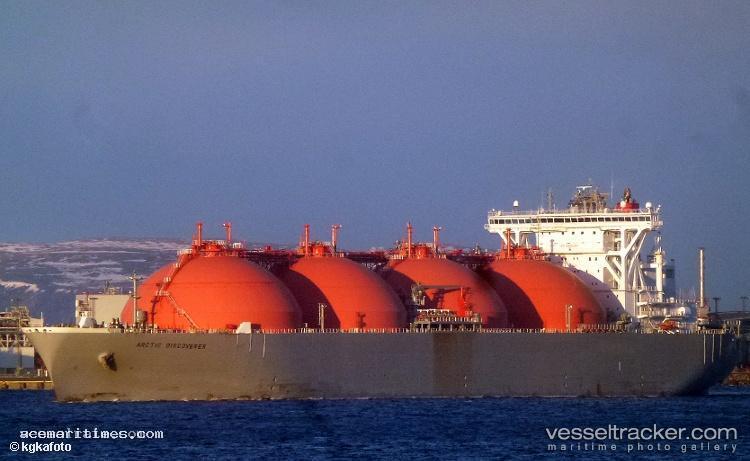 Arctic-Discoverer - Lng Tanker vessel registered in Bahamas