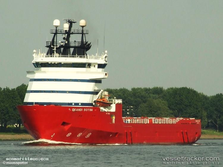 Bentang-Bahari - Cable Layer vessel registered in Indonesia
