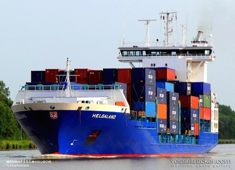 Candelaria-B - Container Ship vessel registered in Portugal