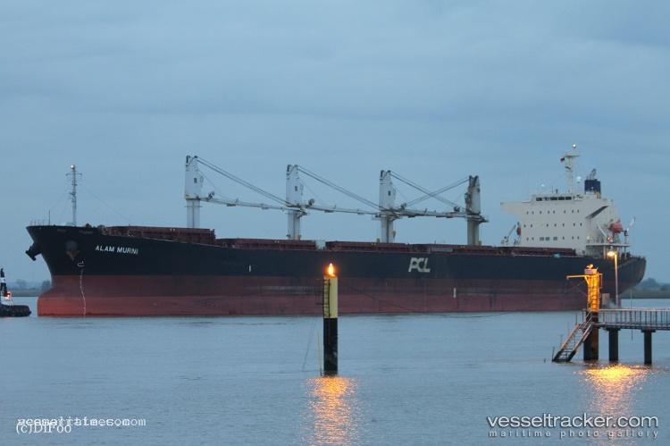 Xiang-Tiger - Ore Carrier vessel registered in Marshall Islands
