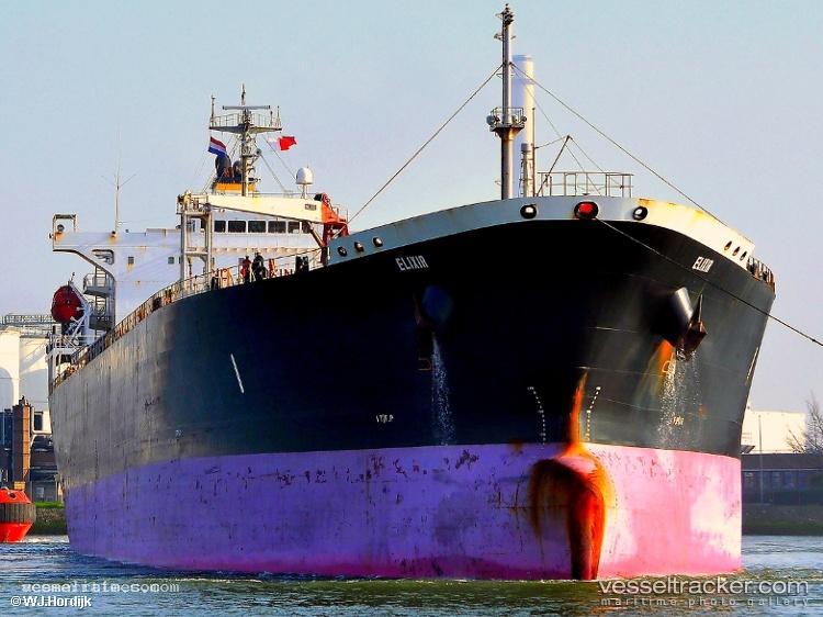 Dylan - Oil Products Tanker vessel registered in Marshall Islands