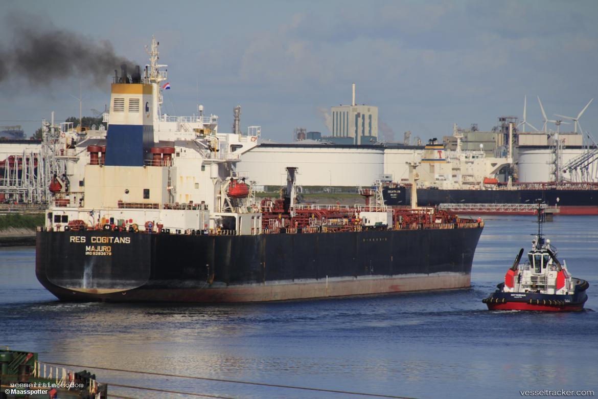 Res-Cogitans - Oil Products Tanker vessel registered in Marshall Islands