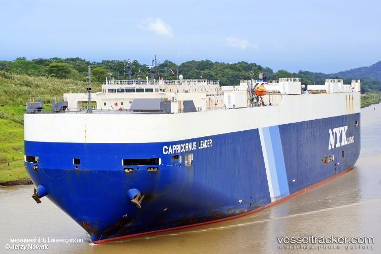 Capricornus-Leader - Vehicles Carrier vessel registered in Singapore