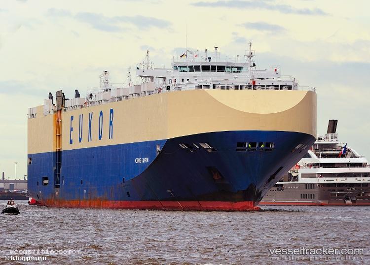 Morning-Champion - Vehicles Carrier vessel registered in Bahamas