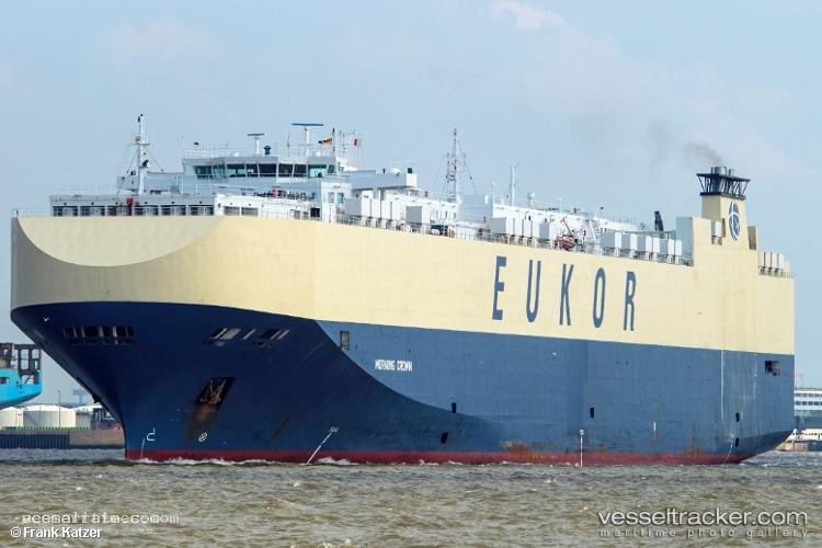Morning-Crown - Vehicles Carrier vessel registered in Bahamas