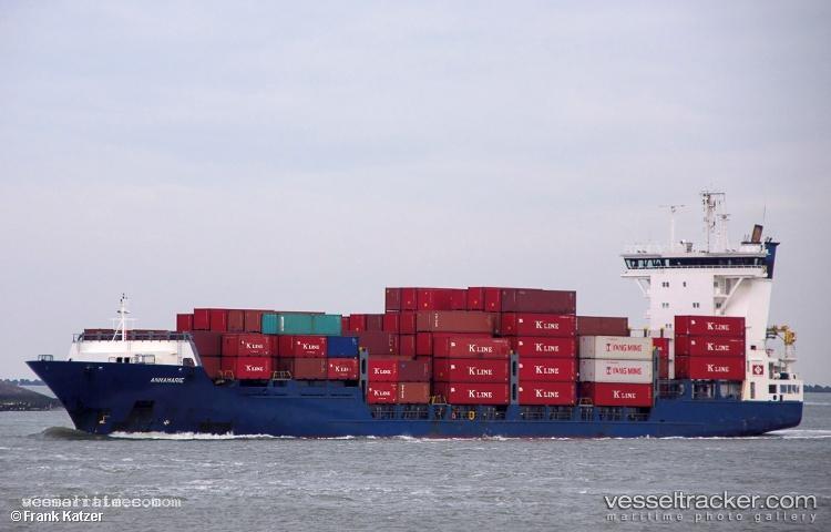 Santuca-B - Container Ship vessel registered in Portugal