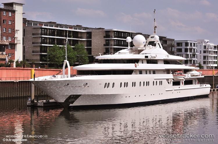 Queen-Miri - Service Ship vessel registered in Marshall Islands