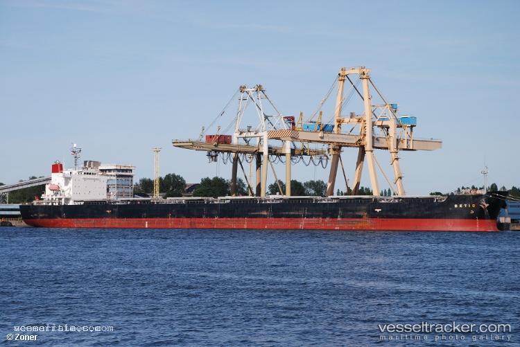Rosco-Sandalwood - Bulk Carrier vessel registered in Hong Kong