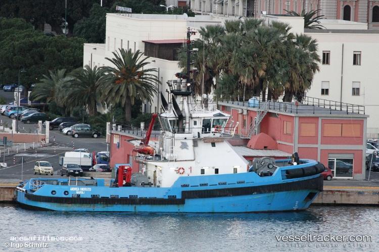 Andrea-Onorato - [tug.fire_fighting_tug] vessel registered in Italy