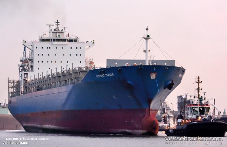 Api-Bhum - Container Ship vessel registered in Singapore
