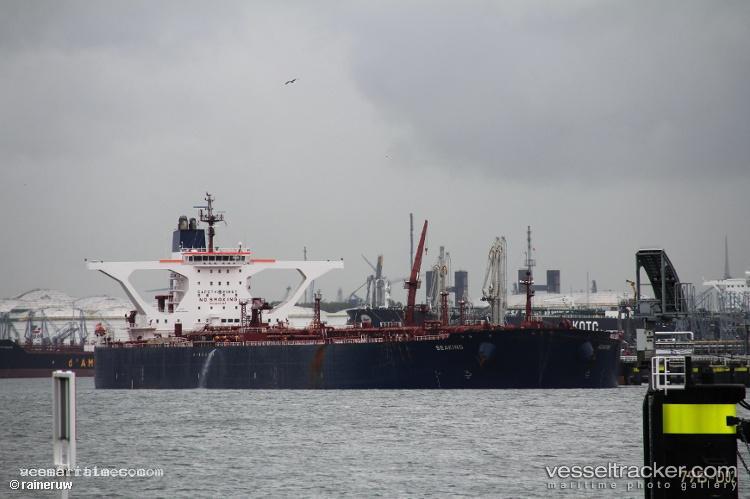 Luna-Luster - Crude Oil Tanker vessel registered in Sierra Leone