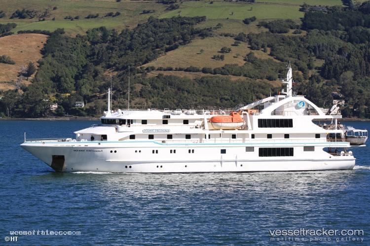 Coral-Discoverer - Cruise Ship vessel registered in Australia