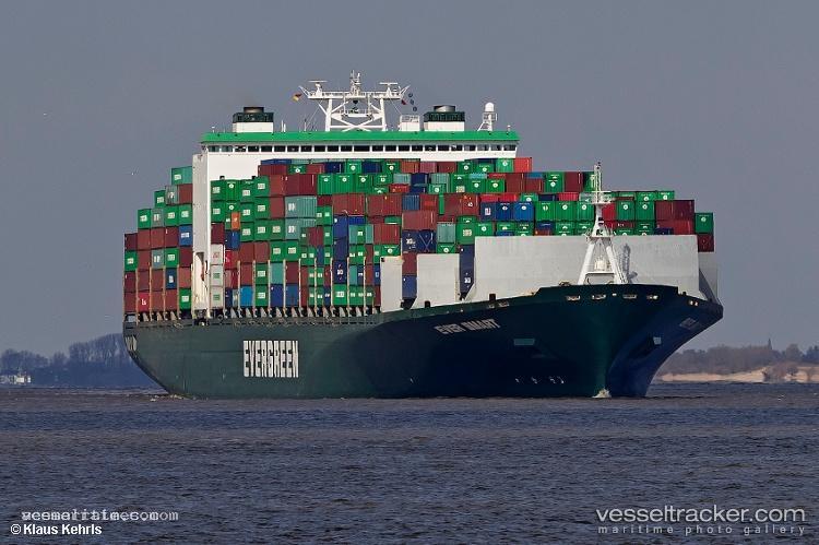 Ever-Smart - Container Ship vessel registered in United Kingdom