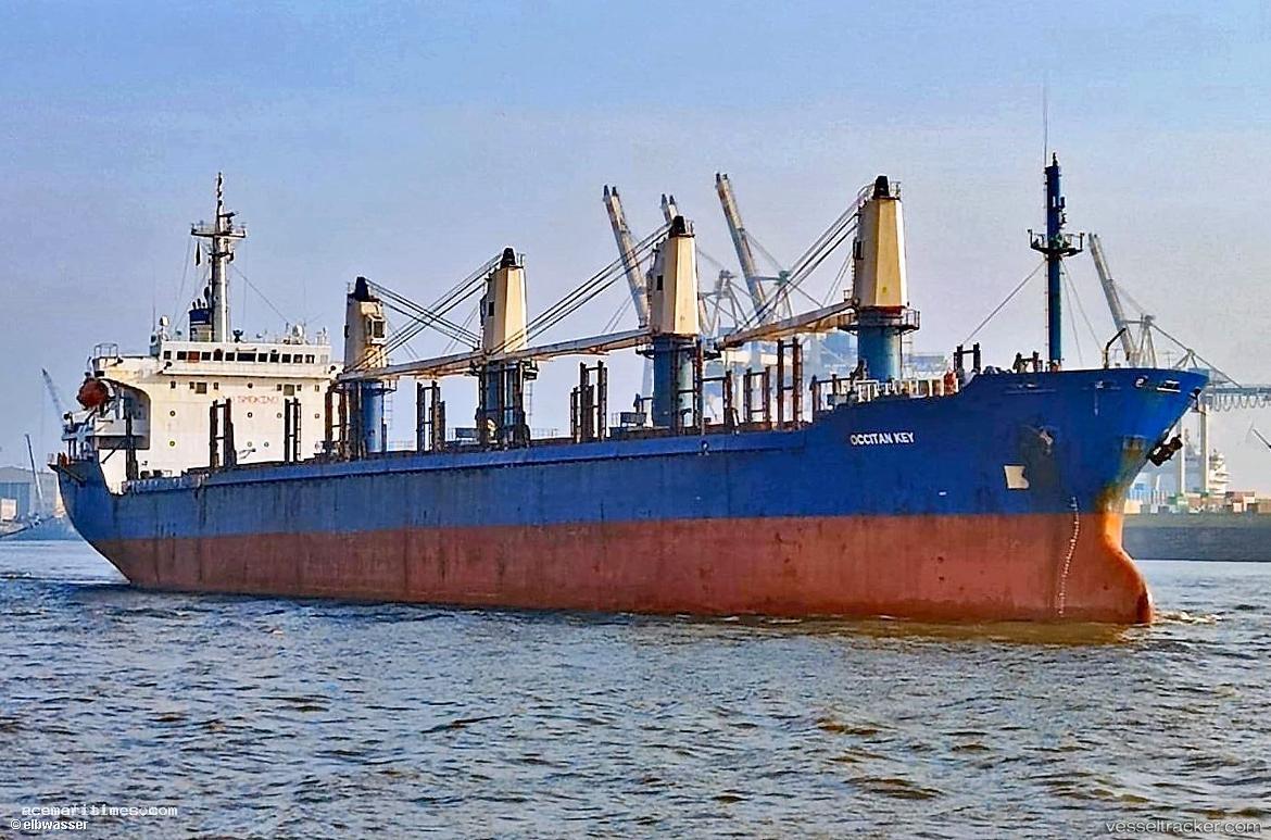 Candour-8 - Bulk Carrier vessel registered in Panama