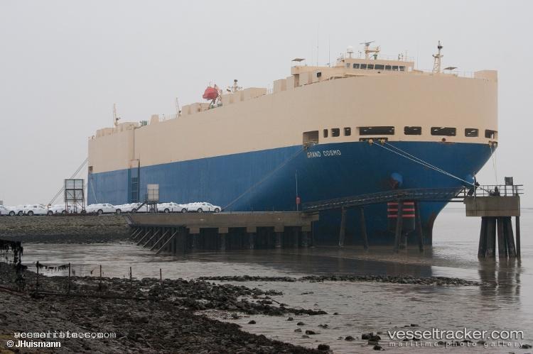 Grand-Cosmo - Vehicles Carrier vessel registered in Panama