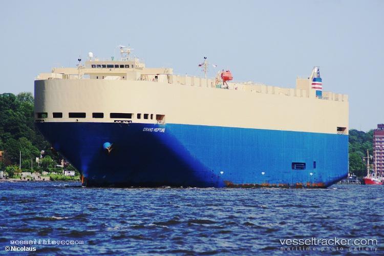 Grand-Neptune - Vehicles Carrier vessel registered in Panama