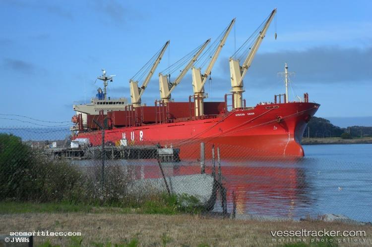 African-Swan - Bulk Carrier vessel registered in Bahamas