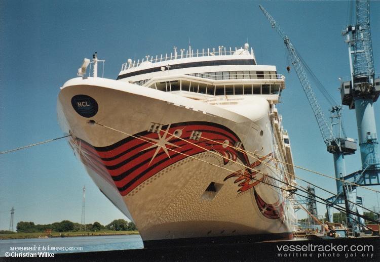 Norwegian-Jewel - Cruise Ship vessel registered in Bahamas