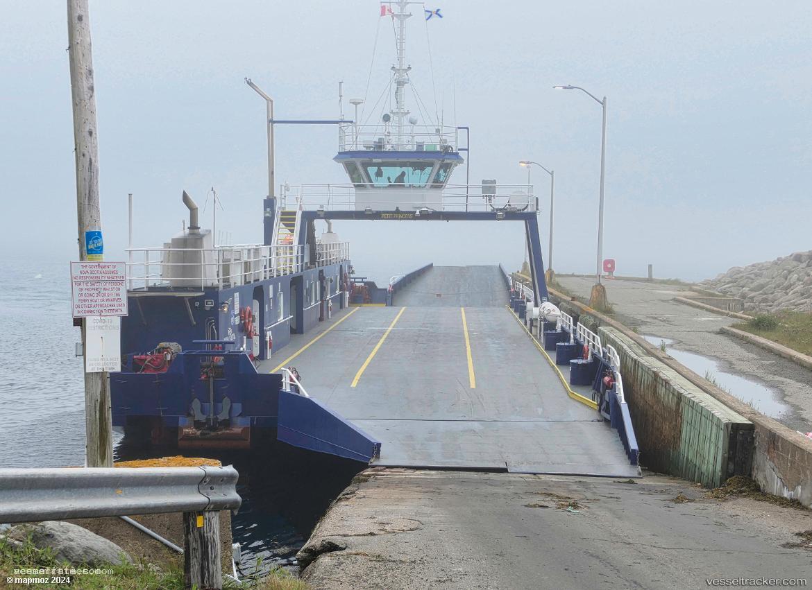 Petit-Princess - Passenger Ro Ro Cargo Ship vessel registered in Canada