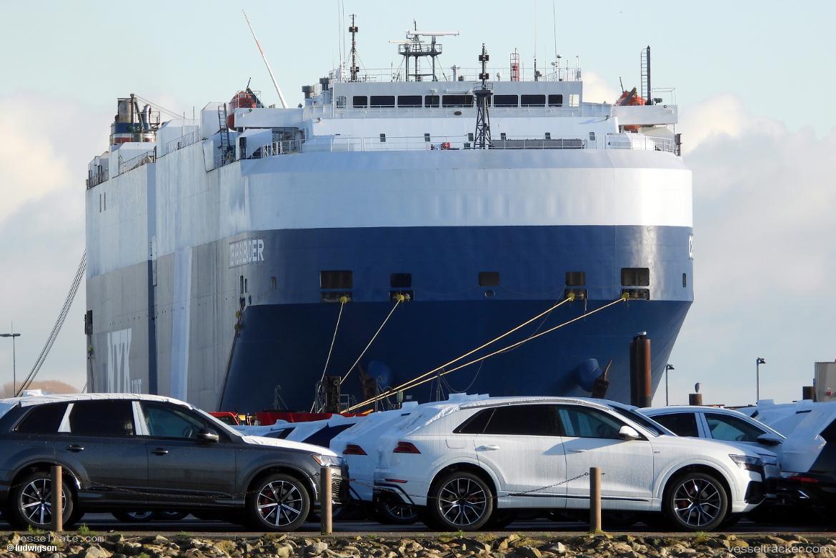 Cepheus-Leader - Vehicles Carrier vessel registered in Japan