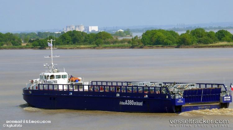 A380 - Deck Cargo Ship vessel registered in Liberia